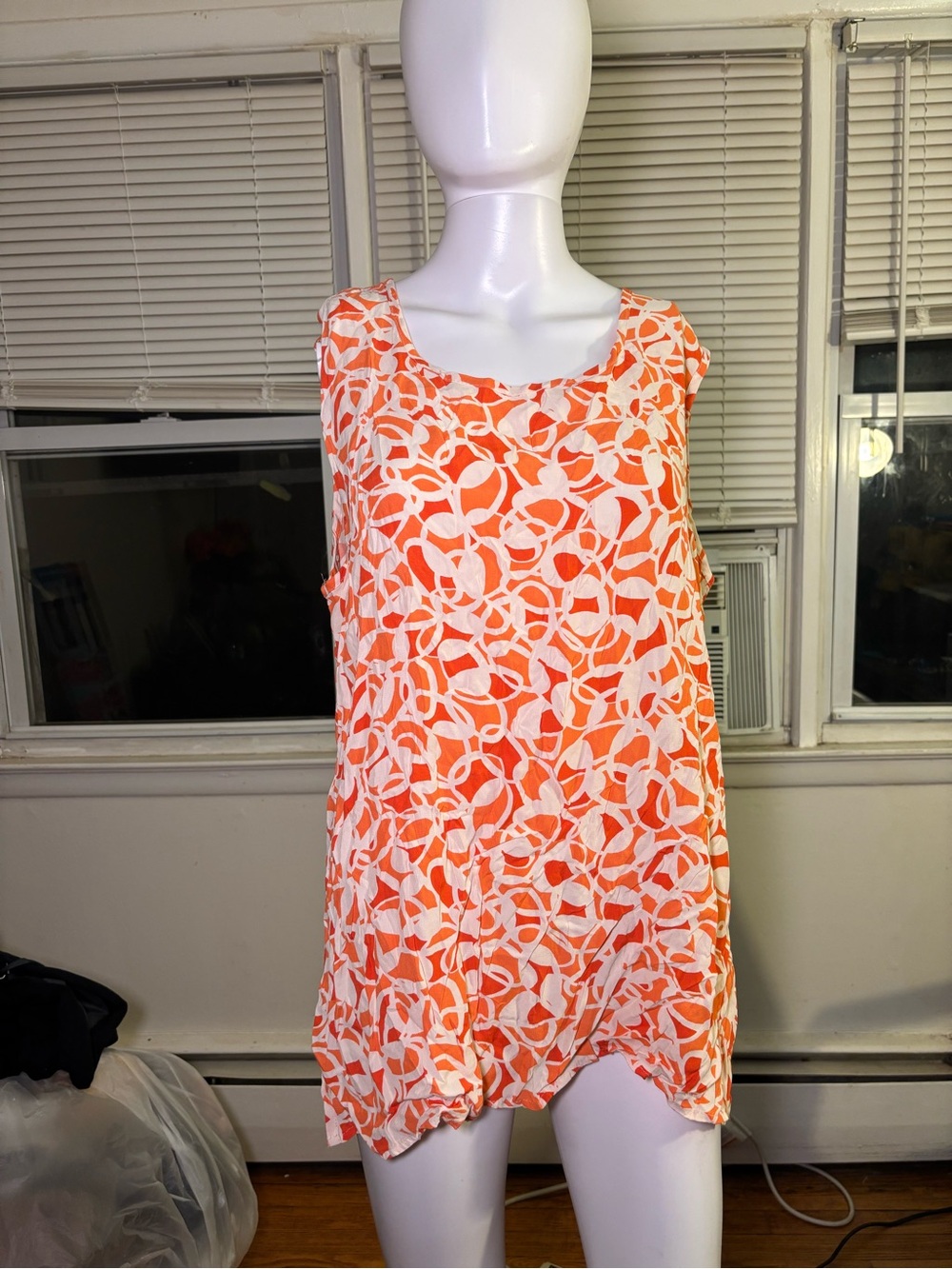 Harve Benard Orange White Abstract Shift blouse Scoop Neck Ruffle Rayon 18W. Xl